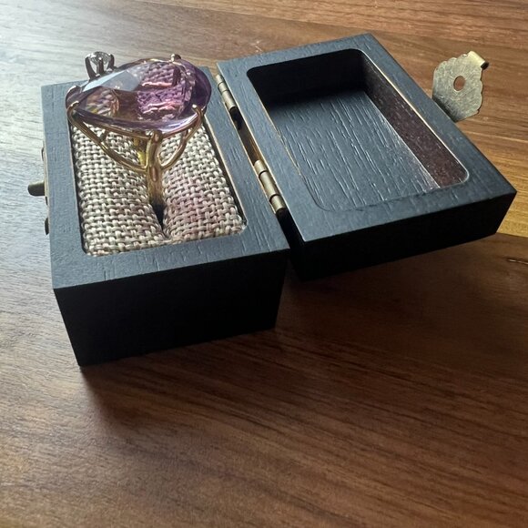 Vintage 14K gold ring with huge pear cut amethyst and accent diamond size 8 - Picture 5 of 8